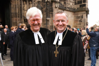 Bischofswechsel: der neue Landesbischof Christian Kopp mit seinem Vorgänger Heinrich Bedford-Strohm